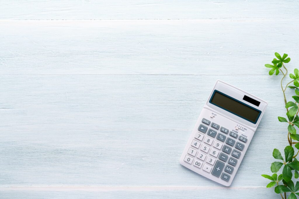 大人の歯を矯正する場合にかかる費用のイメージ
