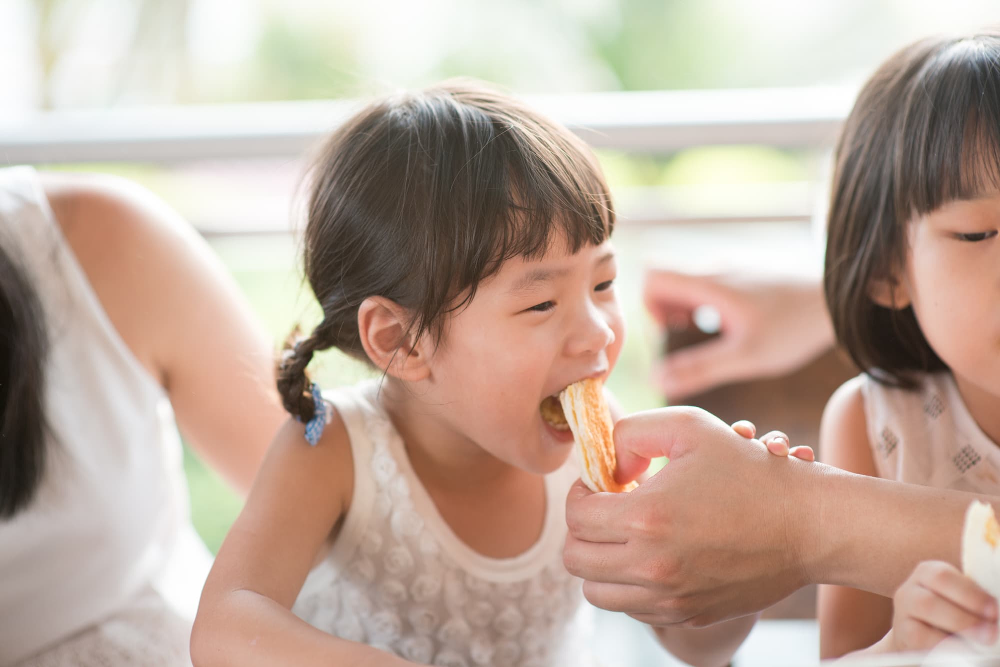 柔らかい物ばかり食べる女の子