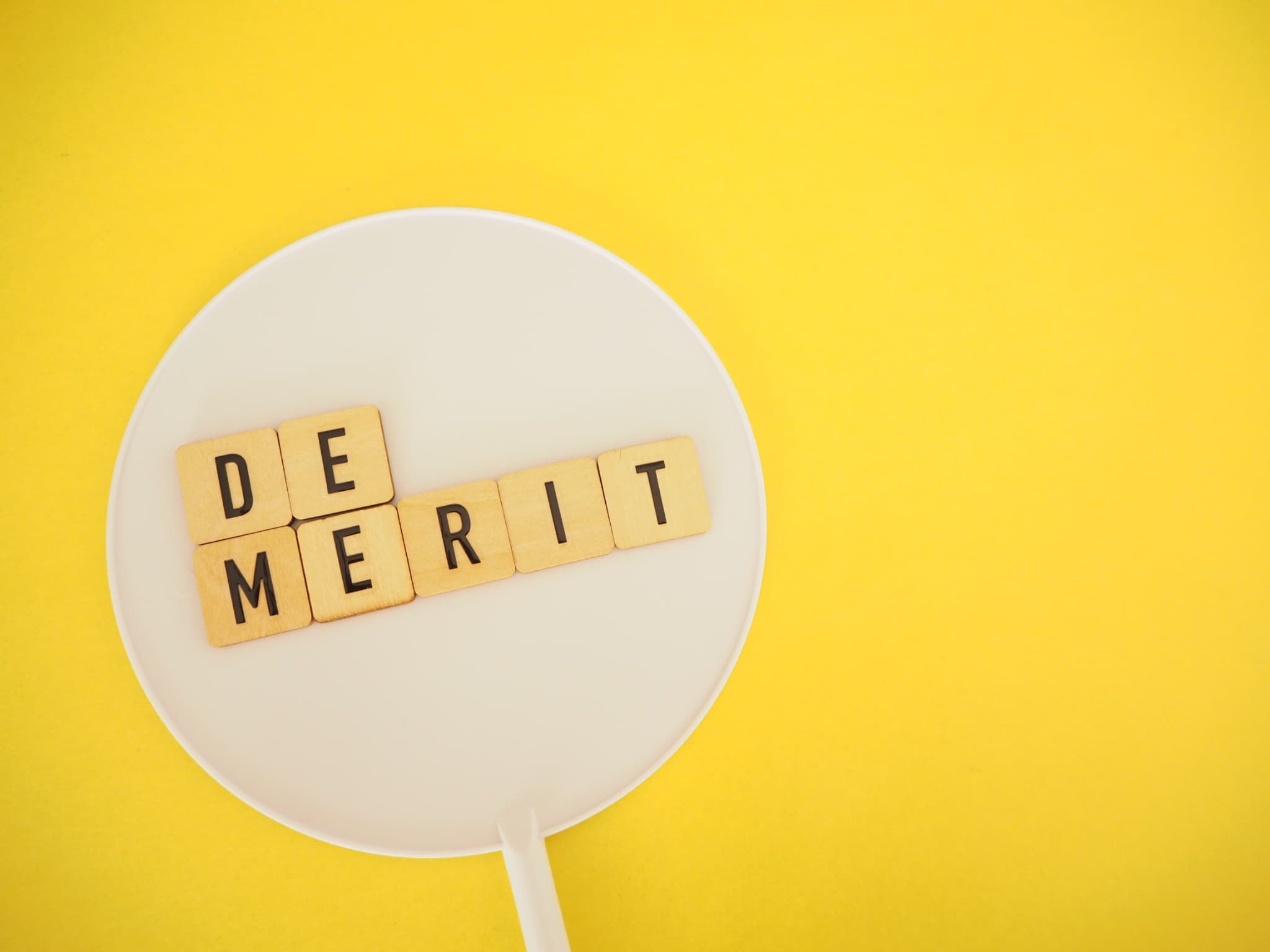 子どものうちに歯並びを矯正するデメリットのイメージ